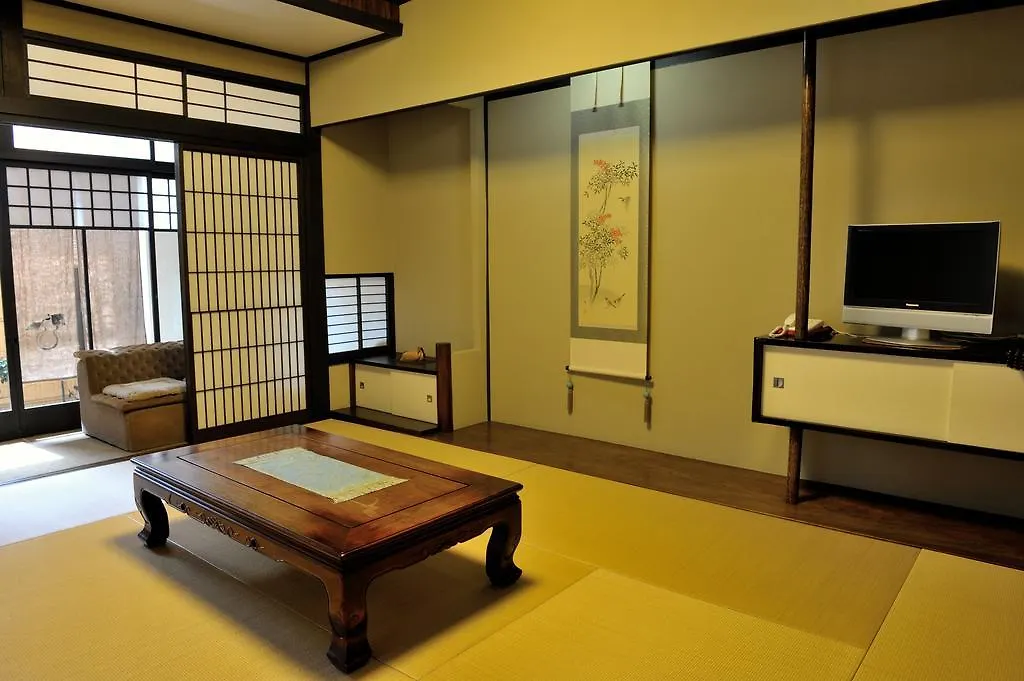 Hotel Yadoya Nishijinso Kyōto 3*,