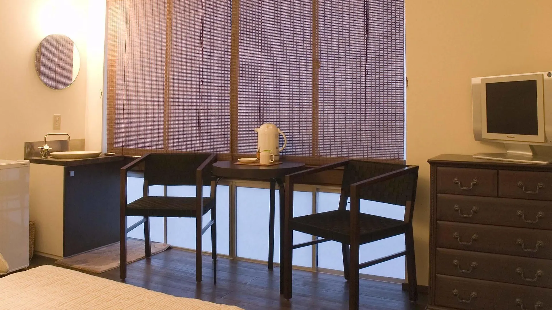 Hotel Yadoya Nishijinso Kyōto 3*,  Japan