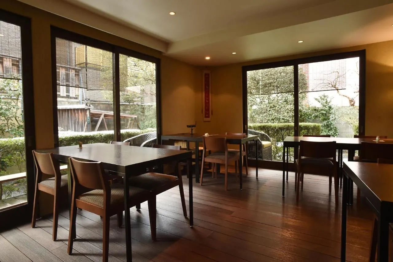 Hotel Yadoya Nishijinso Kyōto Japan